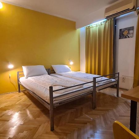 בוקרשט Sleep Inn Hostel מראה חיצוני תמונה