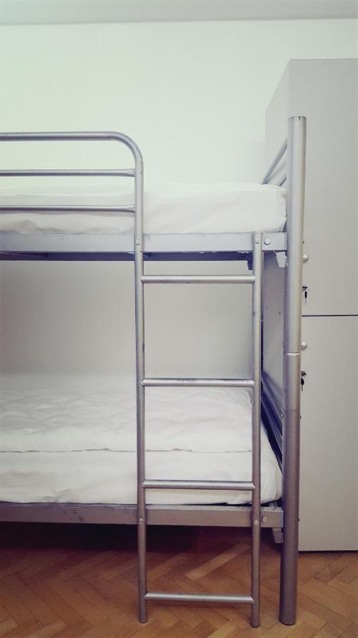בוקרשט Sleep Inn Hostel מראה חיצוני תמונה