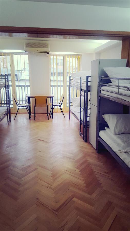 בוקרשט Sleep Inn Hostel מראה חיצוני תמונה