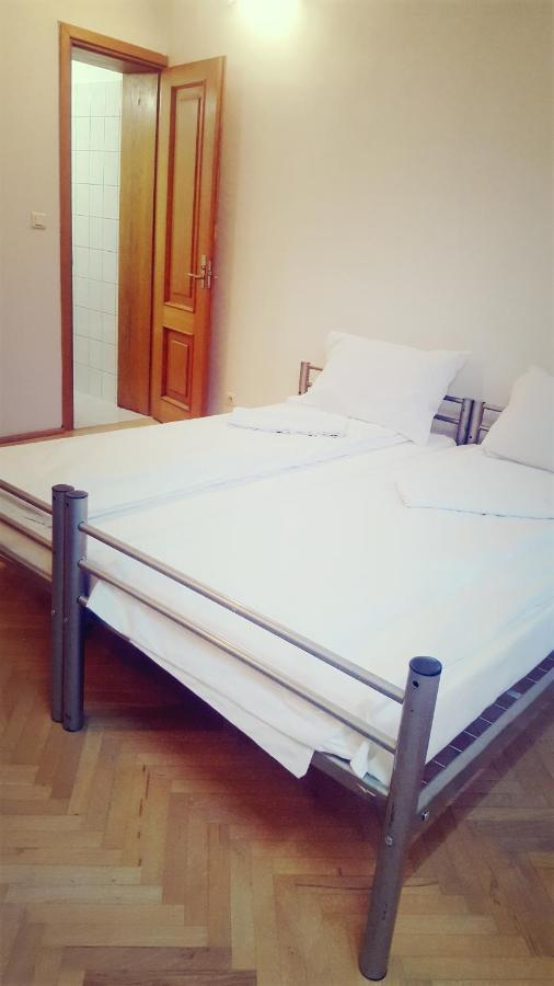 בוקרשט Sleep Inn Hostel מראה חיצוני תמונה