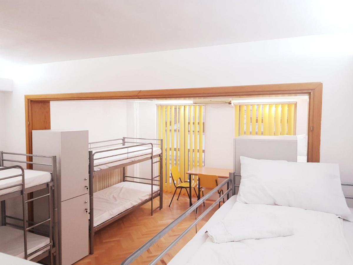 בוקרשט Sleep Inn Hostel מראה חיצוני תמונה