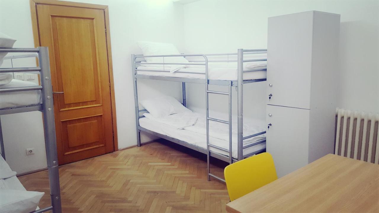 בוקרשט Sleep Inn Hostel מראה חיצוני תמונה