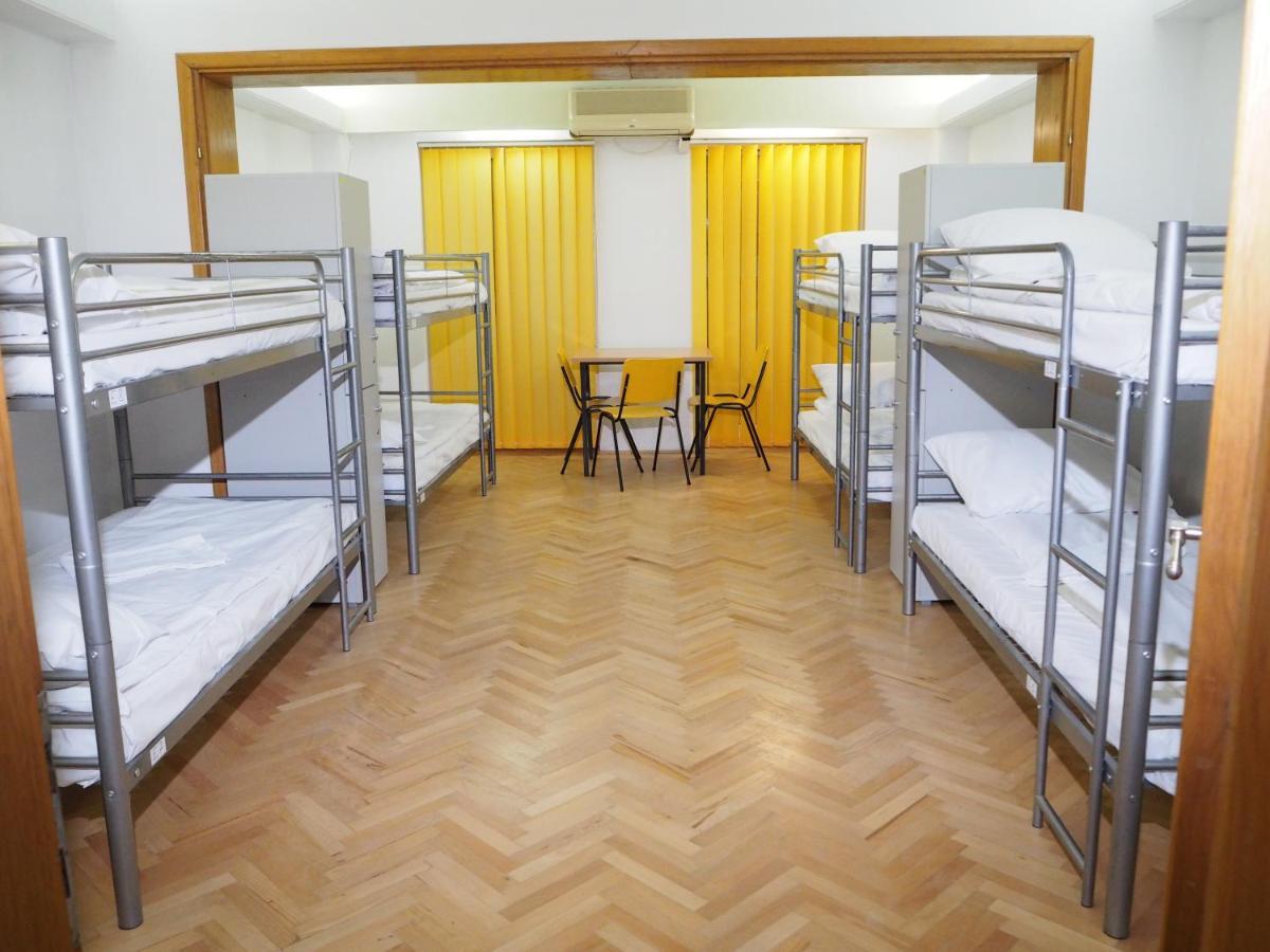 בוקרשט Sleep Inn Hostel מראה חיצוני תמונה