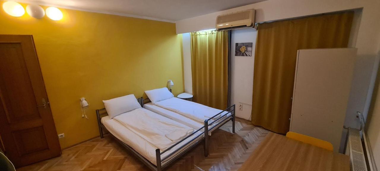 בוקרשט Sleep Inn Hostel מראה חיצוני תמונה