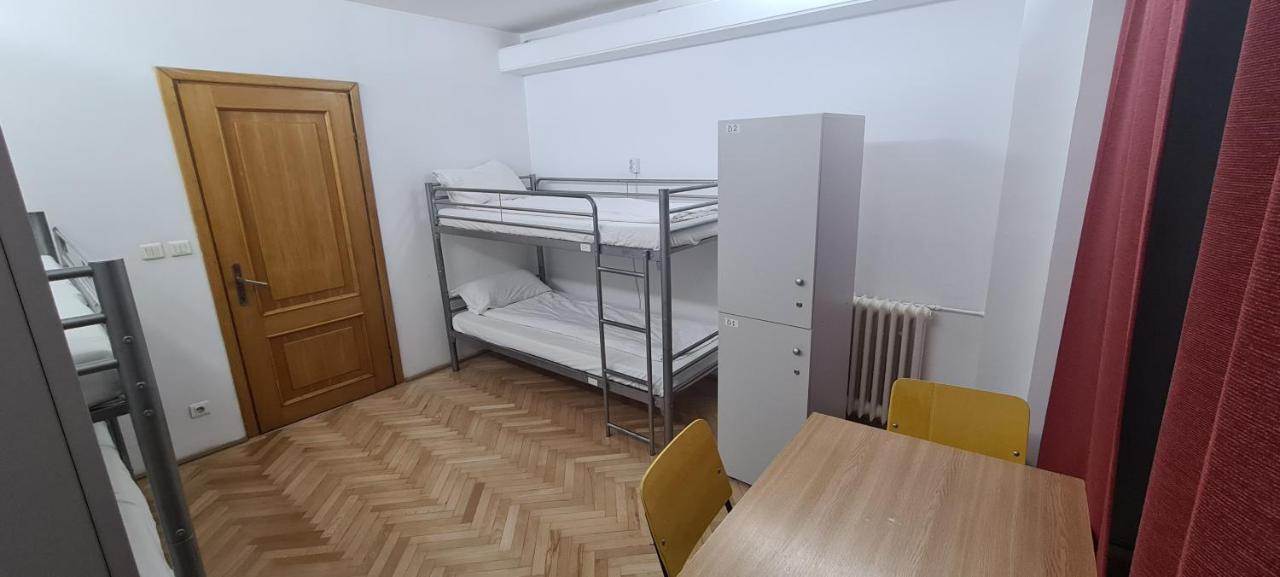 בוקרשט Sleep Inn Hostel מראה חיצוני תמונה