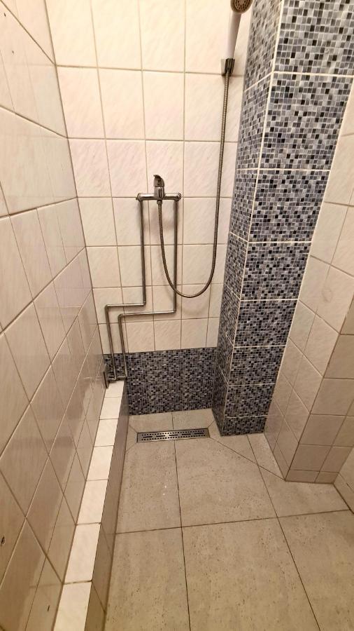 בוקרשט Sleep Inn Hostel מראה חיצוני תמונה