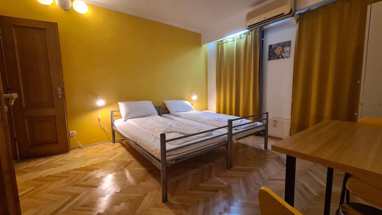 בוקרשט Sleep Inn Hostel מראה חיצוני תמונה