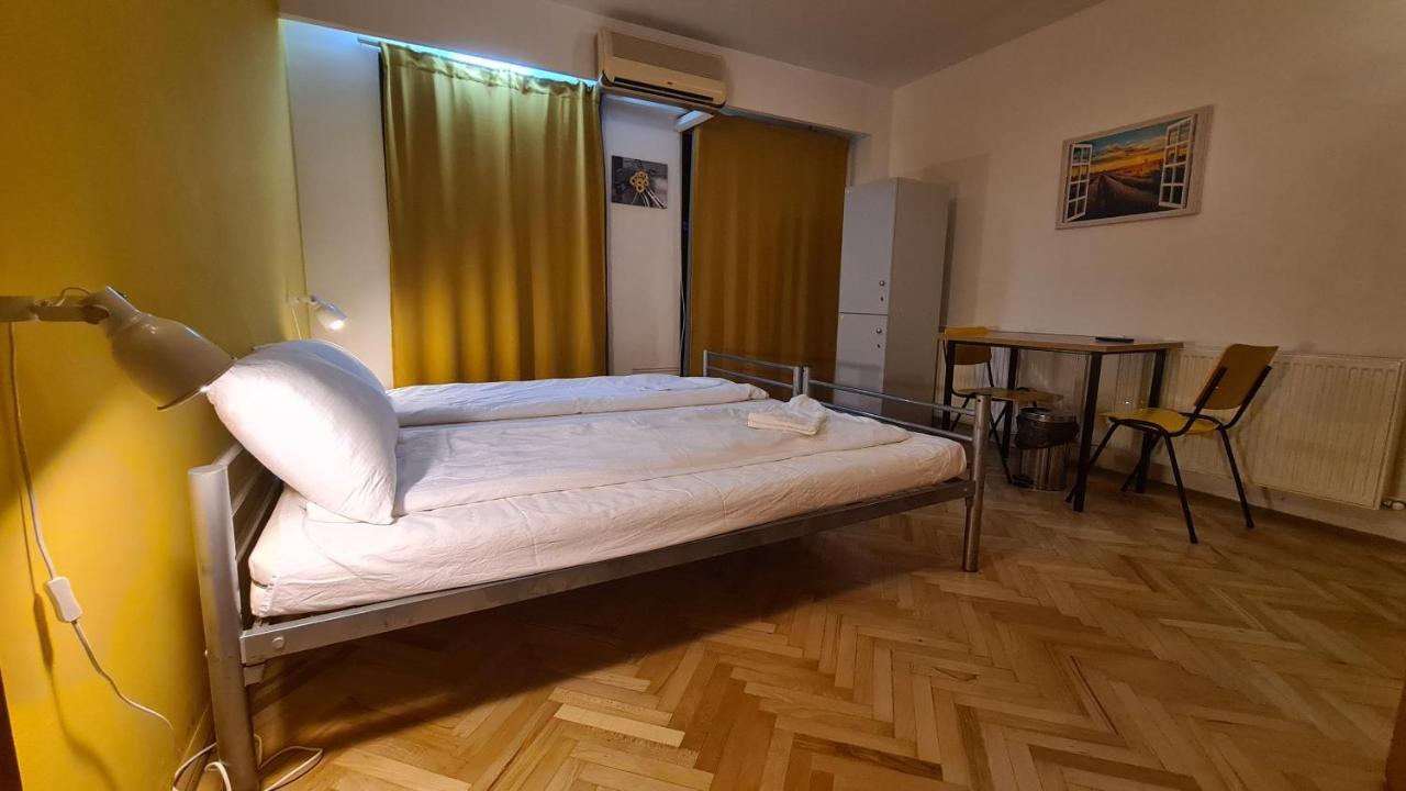 בוקרשט Sleep Inn Hostel מראה חיצוני תמונה